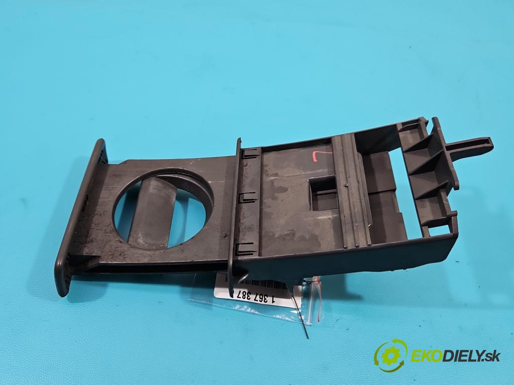 Citroen Jumpy II 2007-2016 2.0 hdi 120 HP manual 88 kW 1997 cm3 5- Rukojeť: na nápoje:  (Úchyty, držiaky na nápoje)