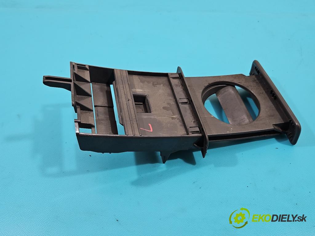 Citroen Jumpy II 2007-2016 2.0 hdi 120 HP manual 88 kW 1997 cm3 5- Rukojeť: na nápoje:  (Úchyty, držiaky na nápoje)