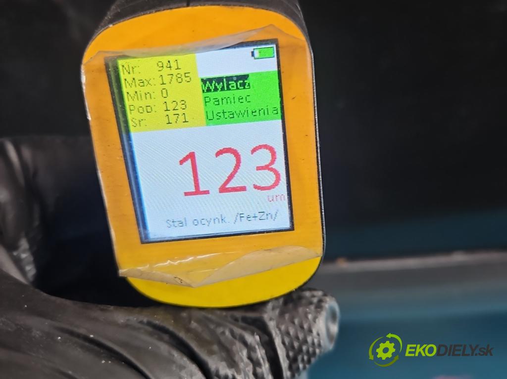 Skoda Roomster 1.4 tdi 69KM manual 51 kW 1422 cm3 5- dvere zadné pravé  (Kľučka dverí ostatné)