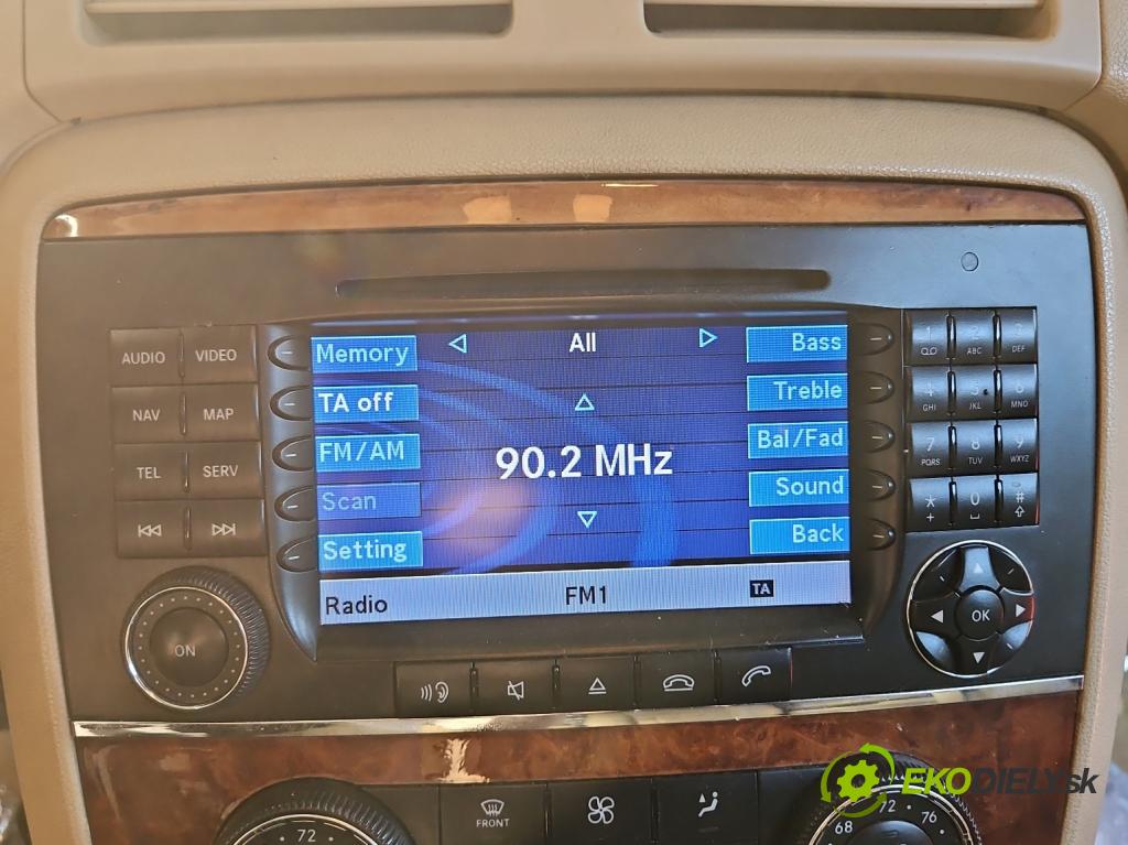 Mercedes R W251 2005-2013 5.0 V8 306KM automatic 225 kW 4966 cm3 5- Radio originál 