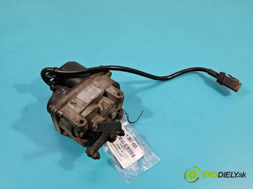 Johnston C40 2.8d 92 hp  68 kW 2776 cm3 5- pedal plyn: potenciometr: 0206002029