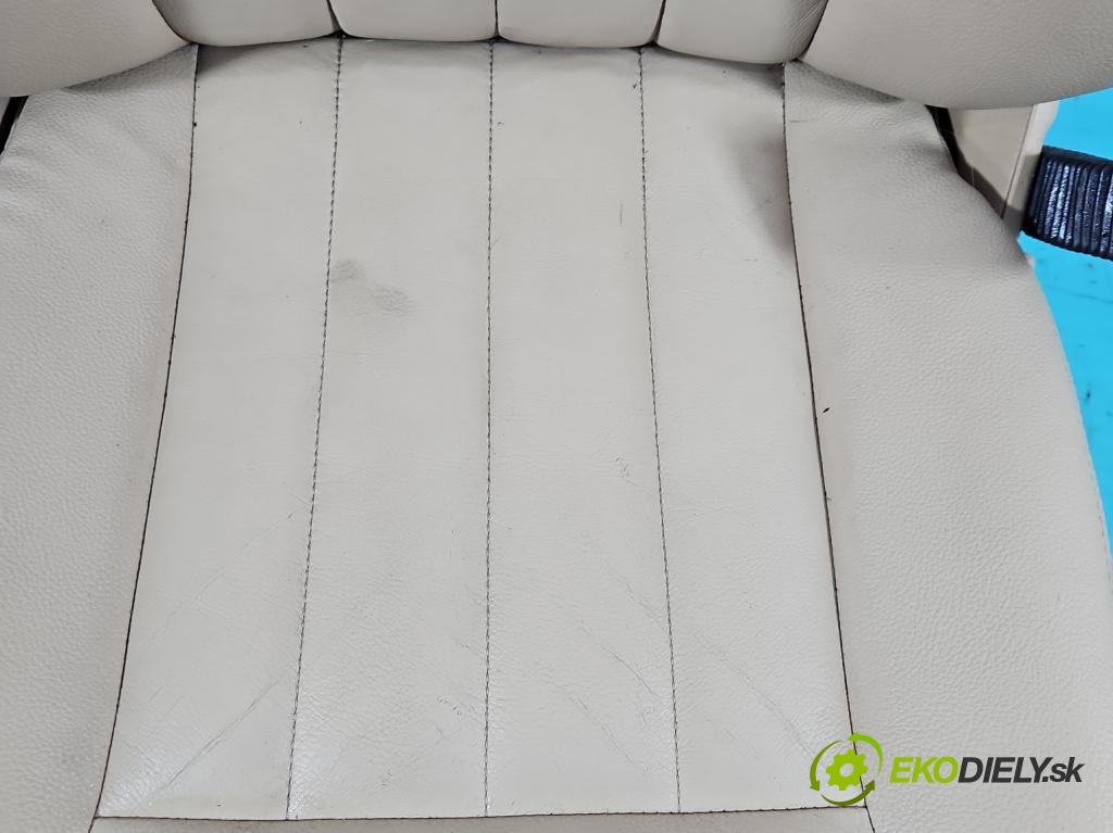 Mercedes R W251 2005-2013 5.0 V8 306KM automatic 225 kW 4966 cm3 5- Sedačka pravý  (Sedačky, sedadlá)