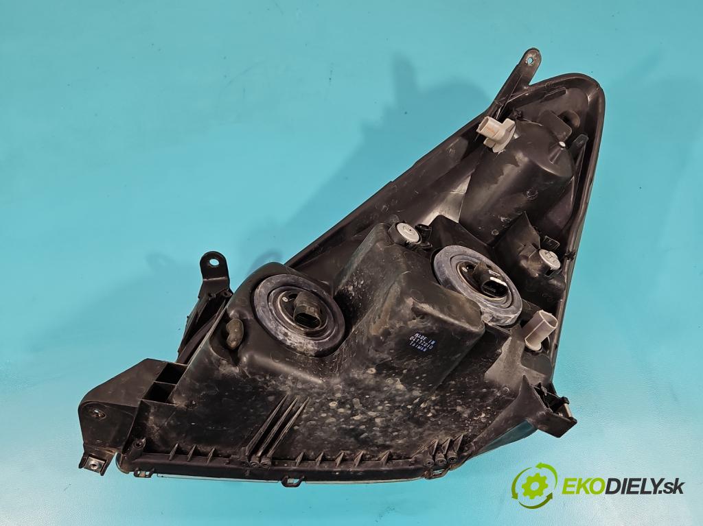 Toyota Corolla Verso II 2004-2009 2.0 D4D 116 HP manual 85 kW 1995 cm3 5- Reflektor: pravý  (Pravé)