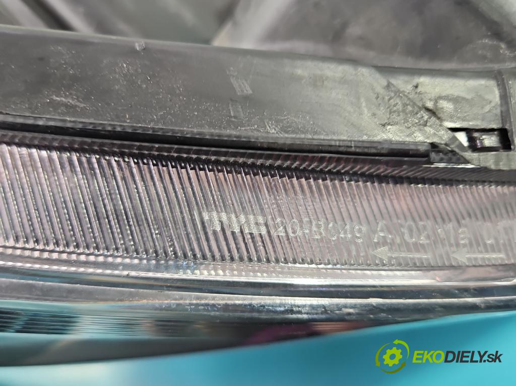 Toyota Corolla Verso II 2004-2009 2.0 D4D 116 HP manual 85 kW 1995 cm3 5- Reflektor: pravý  (Pravé)