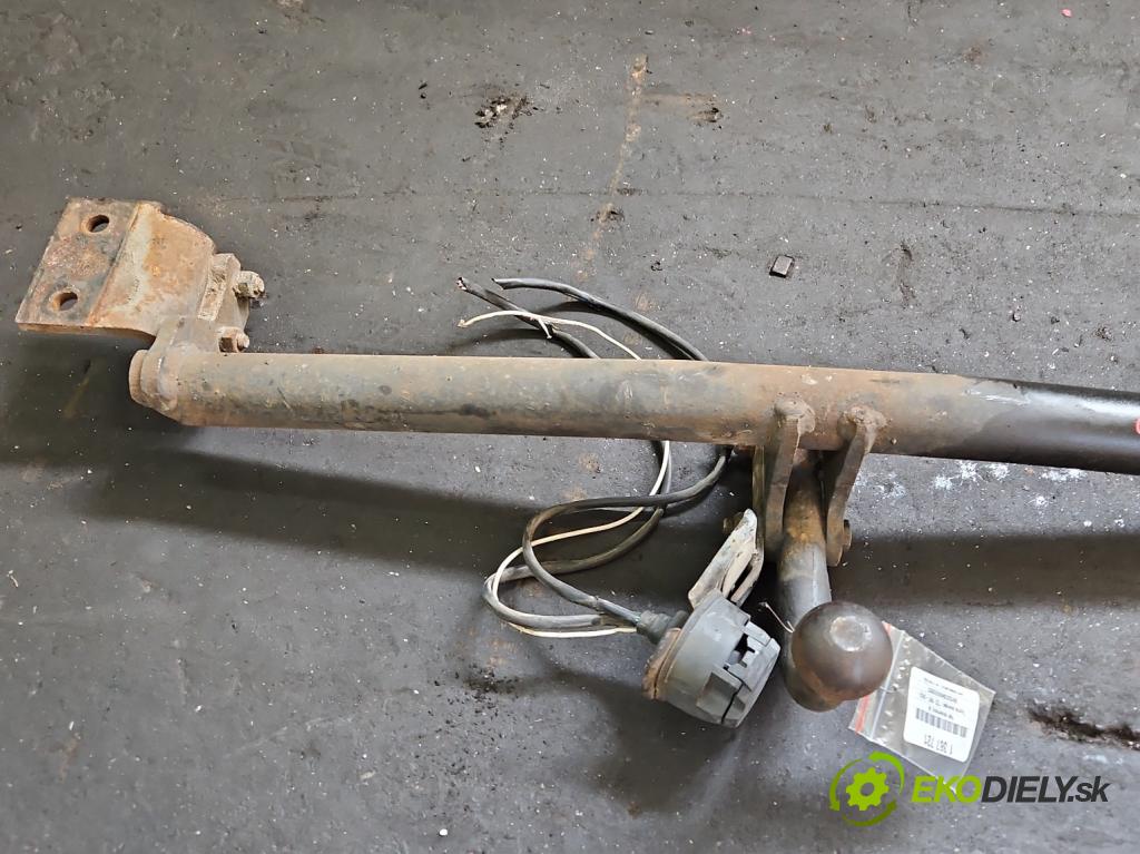 Toyota Avensis I T22 1997-2003 2.0 TD 90 hp manual 66 kW 1975 cm3 4- oko tažné  (Tažná zařízení)