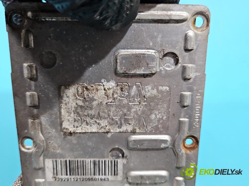 Renault Laguna II 2001-2007 1.6 16V 107 HP manual 79 kW 1598 cm3 5- střídač: xenon  (Riadiace jednotky xenónu)