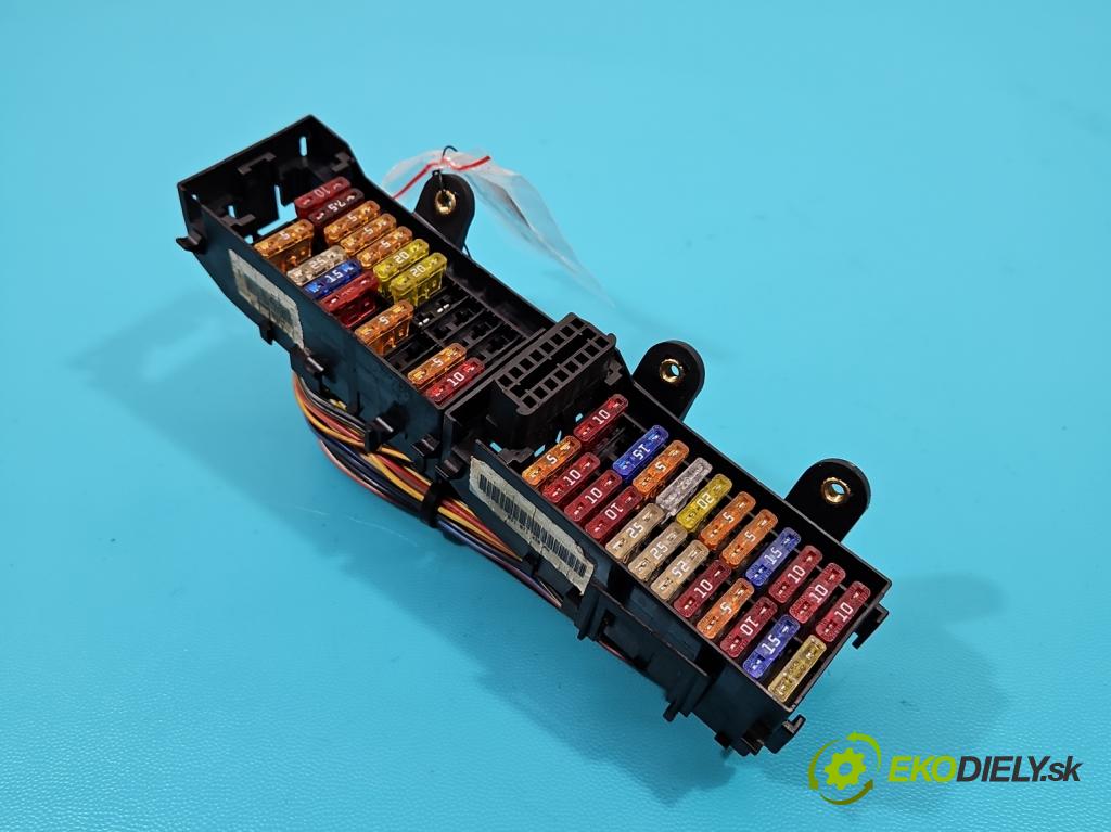 Vw Fox 1.4 tdi 69KM manual 51 kW 1422 cm3 3- skříňka pojistková 5Z1971326AH (Pojistkové skříňky)