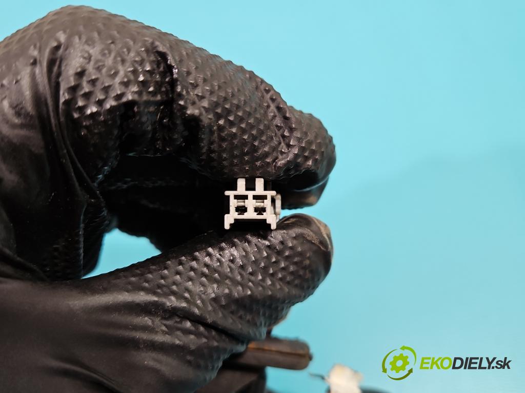 Honda Accord VII 2002-2008 2.2 i-CTDi 140 HP manual 103 kW 2204 cm3 5- světlo: stop: 050-9236