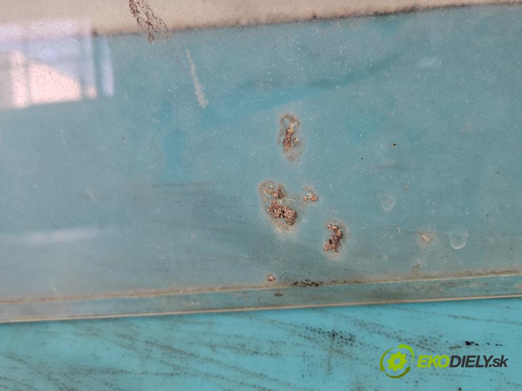 Kia K2700 2.7d 80 hp manual 59 kW 2665 cm3 3- sklo zadní  (Okna zadní)