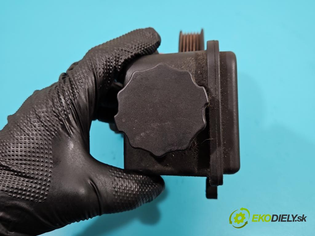 Mercedes R W251 2005-2013 5.0 V8 306KM automatic 225 kW 4966 cm3 5- čerpadlo posilovač 0044668601 (Servočerpadlá, pumpy riadenia)