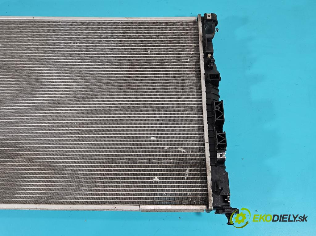 Mercedes R W251 2005-2013 5.0 V8 306KM automatic 225 kW 4966 cm3 5- chladič voda:  (Chladiče vody)