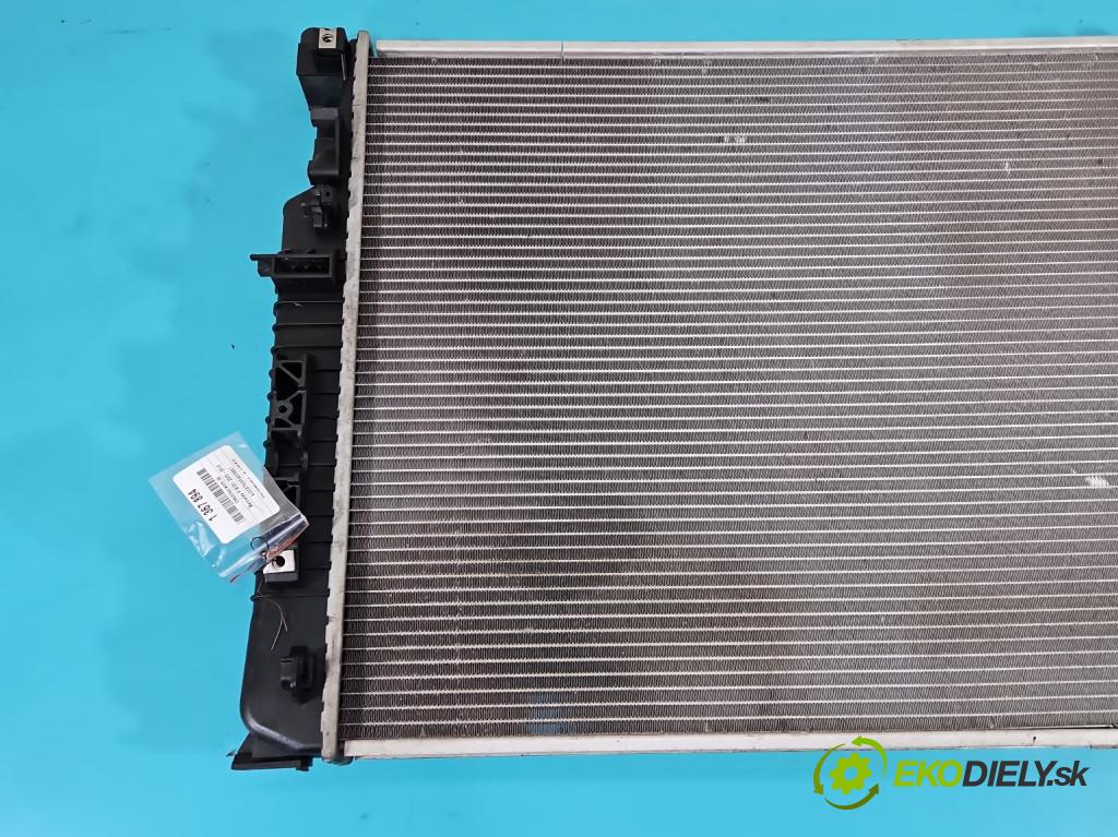 Mercedes R W251 2005-2013 5.0 V8 306KM automatic 225 kW 4966 cm3 5- chladič voda:  (Chladiče vody)