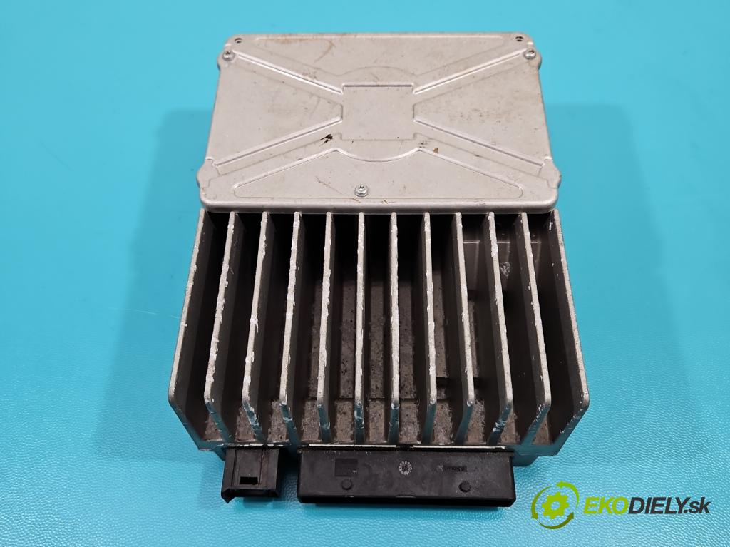 Mercedes R W251 2005-2013 5.0 V8 306KM automatic 225 kW 4966 cm3 5- Zesilovač: A2518204489 (Zosilňovače)