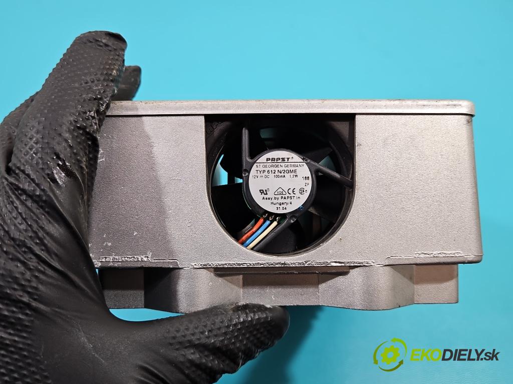 Mercedes R W251 2005-2013 5.0 V8 306KM automatic 225 kW 4966 cm3 5- Zesilovač: A2518204489 (Zosilňovače)