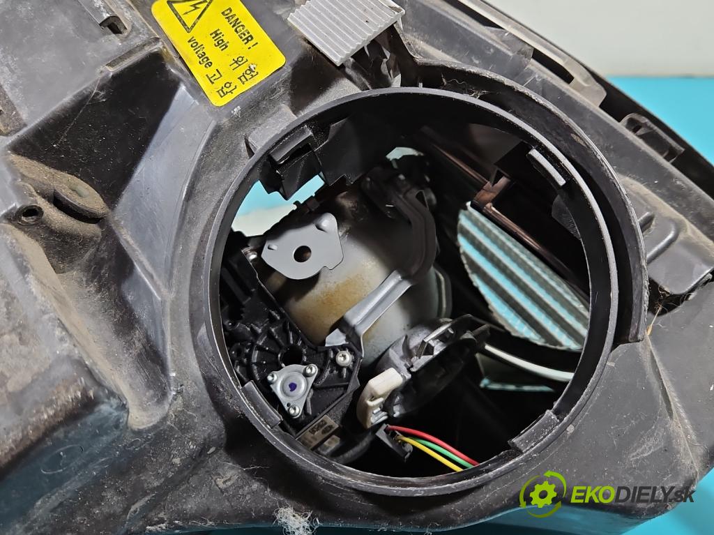 Mercedes R W251 2005-2013 5.0 V8 306KM automatic 225 kW 4966 cm3 5- Reflektor: pravý  (Pravé)