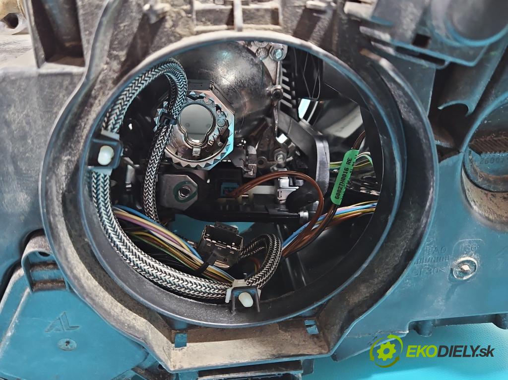 Bmw X5 E70 2006-2013 3.0 T 306KM automatic 225 kW 2979 cm3 5- Reflektor: pravý 7294606 (Pravé)