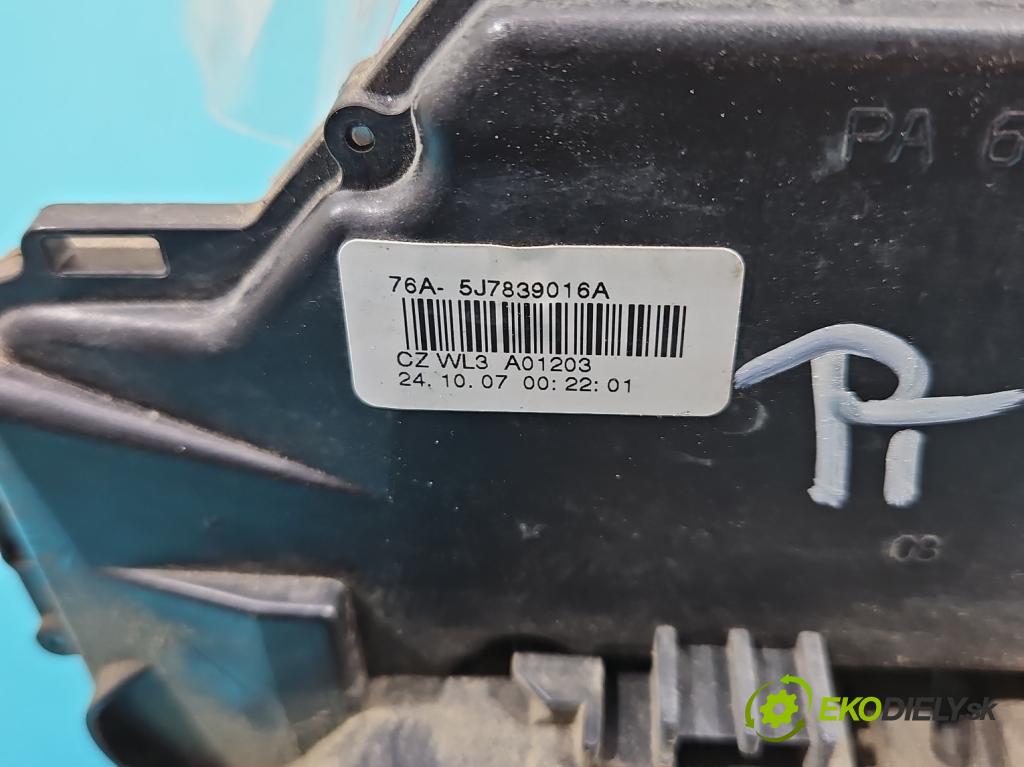 Skoda Roomster 1.4 tdi 69KM manual 51 kW 1422 cm3 5- zámek zadní pravý 5J7839016A