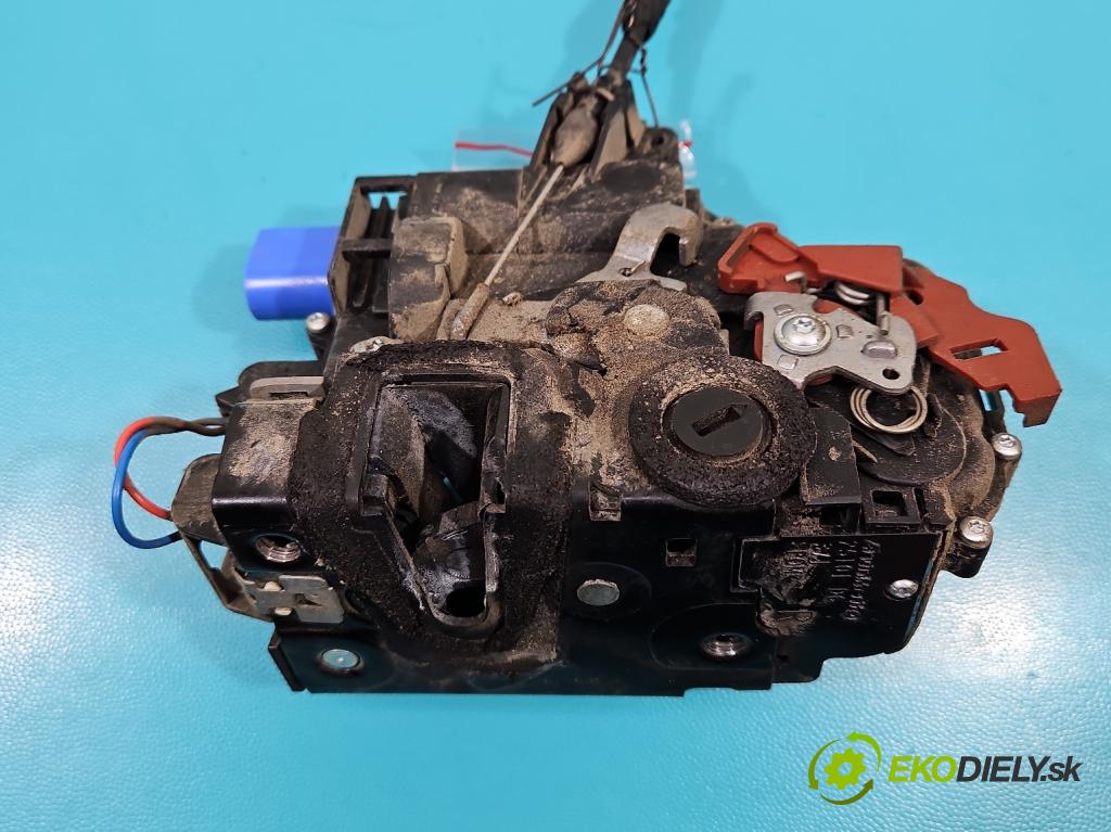 Skoda Roomster 1.4 tdi 69KM manual 51 kW 1422 cm3 5- zámek zadní pravý 5J7839016A