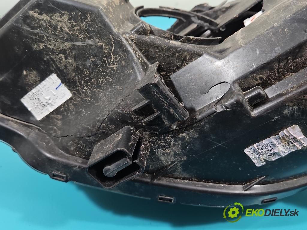 Hyundai I30 III 2016- 1.0 GDI 120 HP manual 88,3 kW 998 cm3 5- Reflektor: pravý  (Pravé)