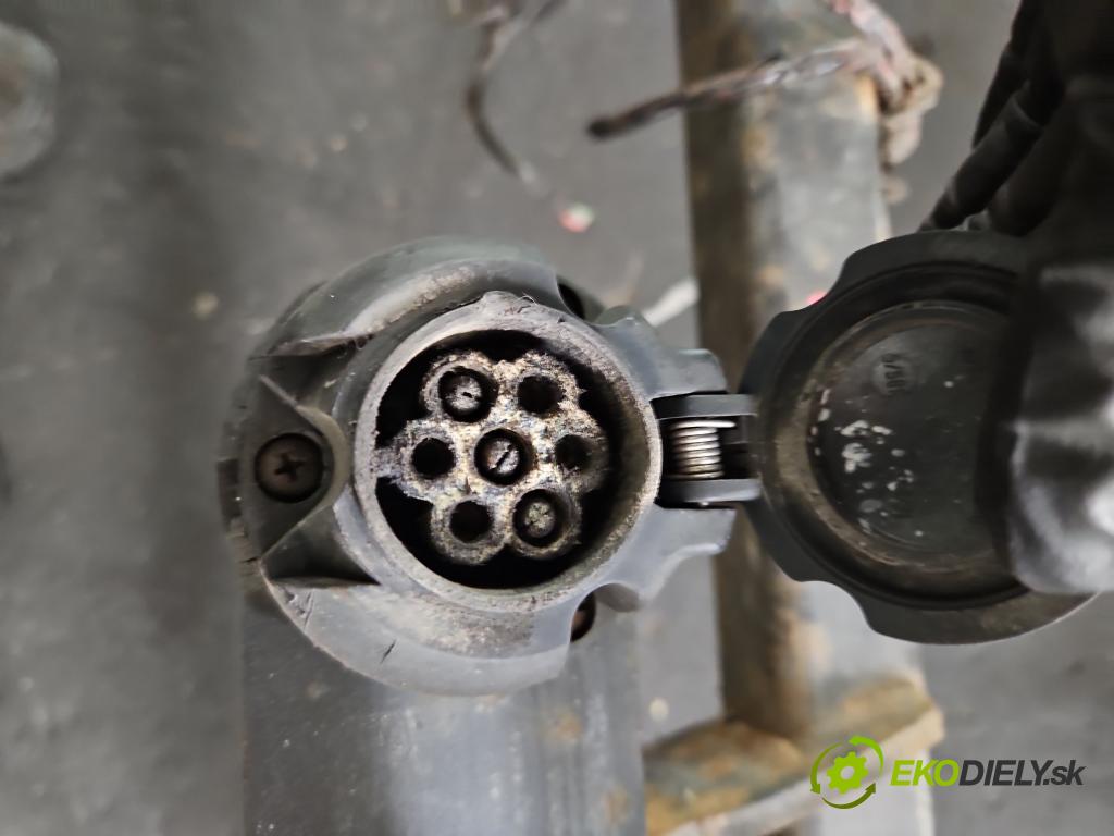 Toyota Corolla Verso II 2004-2009 2.0 D4D 116 hp manual 85 kW 1995 cm3 5- oko tažné  (Tažná zařízení)