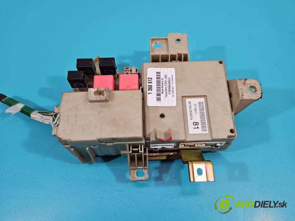 Toyota Camry VI XV30 2001-2006 2.4 VVti 152KM automatic 112 kW 2362 cm3 4- skříňka pojistková 82730-06040-A (Pojistkové skříňky)