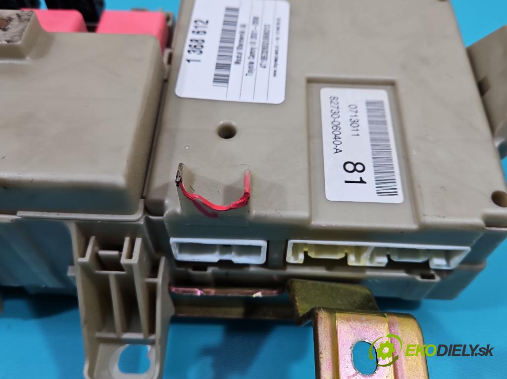 Toyota Camry VI XV30 2001-2006 2.4 VVti 152KM automatic 112 kW 2362 cm3 4- skříňka pojistková 82730-06040-A (Pojistkové skříňky)