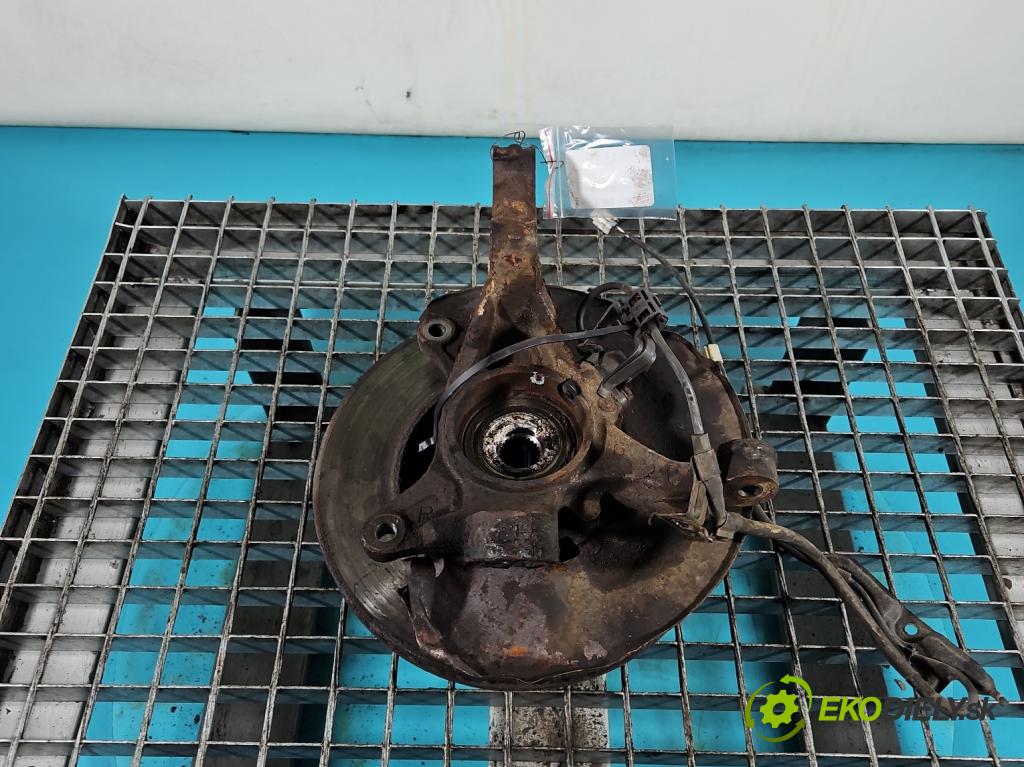 Toyota Camry VI 2001-2006 2.4 VVti: 152KM automatic 112 kW 2362 cm3 4- náboj pravé  (Náboje)