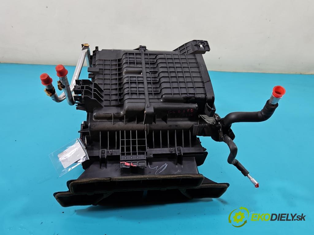 Toyota Camry VI XV30 2001-2006 2.4 VVti 152KM automatic 112 kW 2362 cm3 4- radiátor  (Radiátory topení)