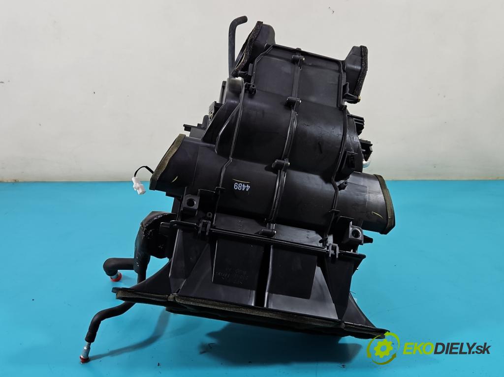 Toyota Camry VI XV30 2001-2006 2.4 VVti 152KM automatic 112 kW 2362 cm3 4- radiátor  (Radiátory topení)