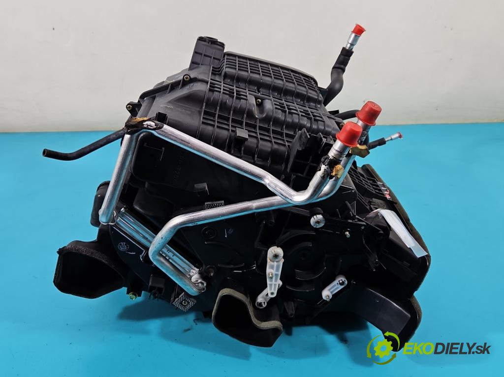 Toyota Camry VI XV30 2001-2006 2.4 VVti 152KM automatic 112 kW 2362 cm3 4- radiátor  (Radiátory topení)