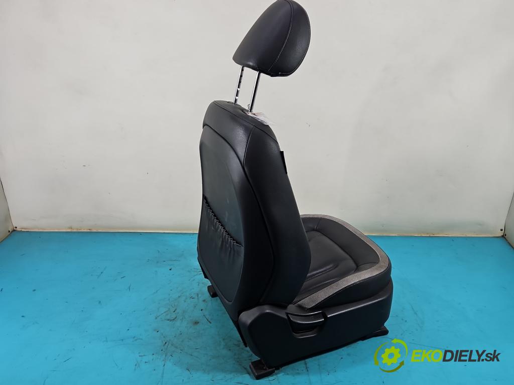 Kia Optima III 2010-2015 1.7 crdi 136 HP manual 100 kW 1685 cm3 4- Sedačka pravý  (Sedačky, sedadlá)