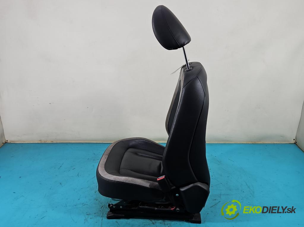 Kia Optima III 2010-2015 1.7 crdi 136 HP manual 100 kW 1685 cm3 4- Sedačka pravý  (Sedačky, sedadlá)