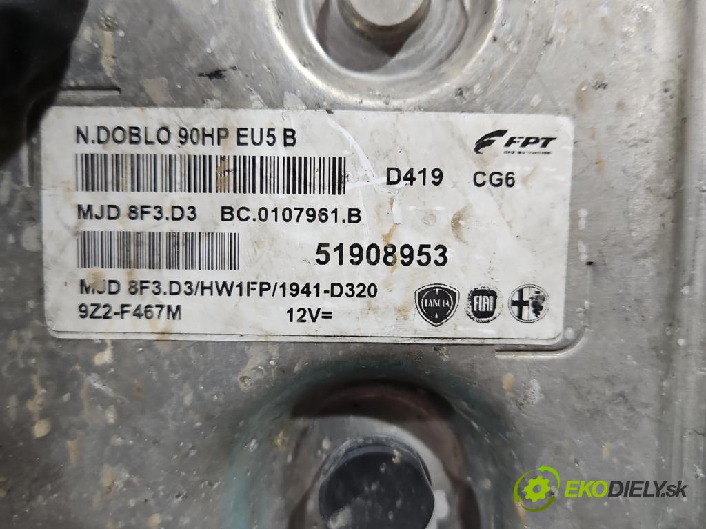 Fiat Doblo II 2010- 1,3.0 jtd 90 hp manual 66 kW 1248 cm3 5- řídící jednotka motoru 51908953