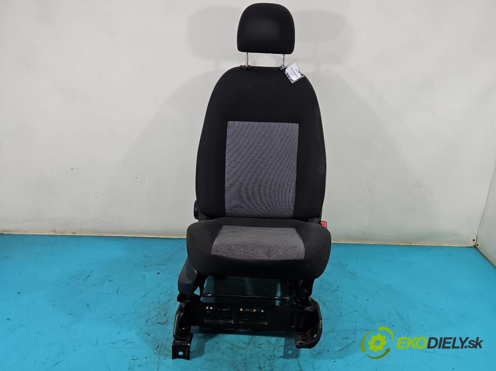 Fiat Fiorino III 2007- 1,3.0 jtd 75 HP manual 55 kW 1248 cm3 5- Sedačka pravý  (Sedačky, sedadlá)
