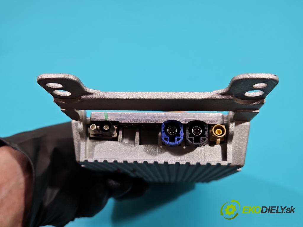 Bmw X5 E70 2006-2013 3.0 T 306KM automatic 225 kW 2979 cm3 5- Zesilovač: 9257163 (Zosilňovače)