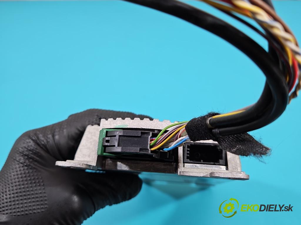 Bmw X5 E70 2006-2013 3.0 T 306KM automatic 225 kW 2979 cm3 5- Zesilovač: 9257163 (Zosilňovače)