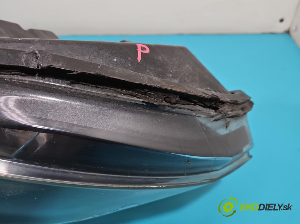 Renault Laguna III 2007-2015 2.0 dci 178HP: manual 131 kW 1995 cm3 5- Reflektor: pravý 260100034R (Pravé)