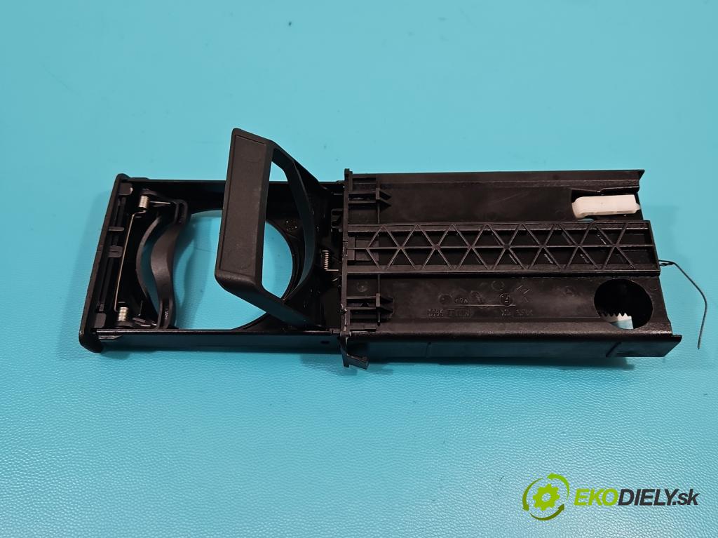 Renault Laguna III 2007-2015 2.0 dci 178HP: manual 131 kW 1995 cm3 5- Rukojeť: na nápoje:  (Úchyty, držiaky na nápoje)