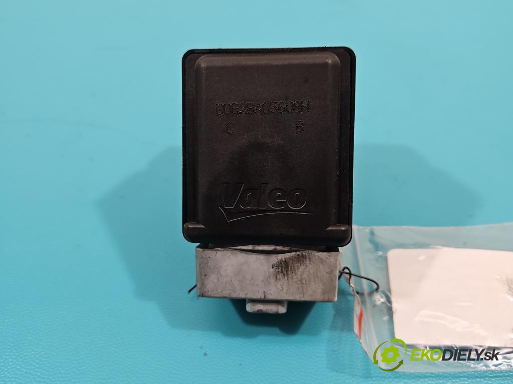 Renault Laguna III 2007-2015 2.0 dci 178HP: manual 131 kW 1995 cm3 5- Blokáda: řízení: 487000006R (Ostatné)