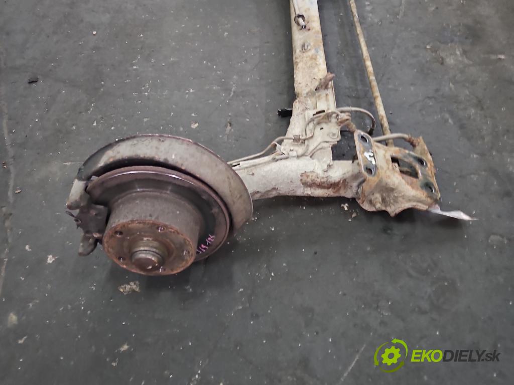 Audi A4 B5 1994-2001 1.6 101 hp manual 74 kW 1595 cm3 5- zadní výztuha  (Výztuhy zadní)