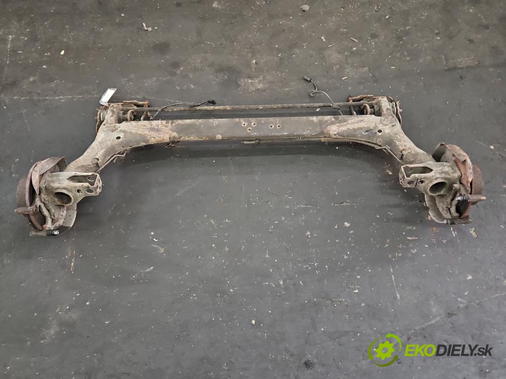 Audi A4 B5 1994-2001 1.6 101 hp manual 74 kW 1595 cm3 5- zadní výztuha  (Výztuhy zadní)