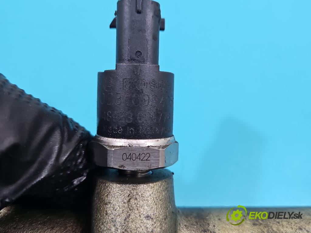 Hyundai Tucson I 2004-2009 2.0 crdi 111KM automatic 82 kW 1991 cm3 5- lišta vstrekovacia 0445214075 (Vstrekovacie lišty)