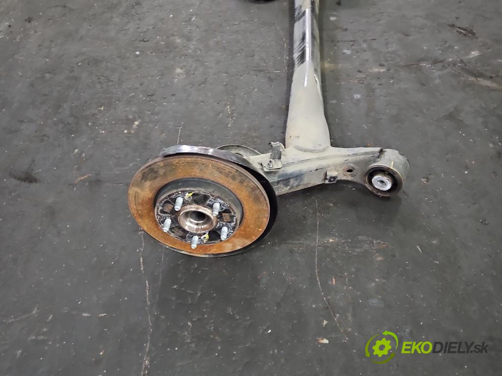 Hyundai I30 III 2016- 1.0 GDI 120 hp manual 88,3 kW 998 cm3 5- zadní výztuha  (Výztuhy zadní)