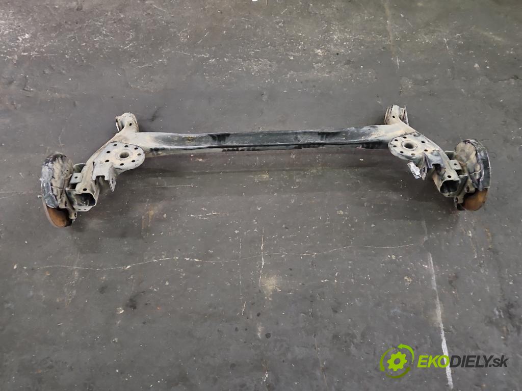 Hyundai I30 III 2016- 1.0 GDI 120 hp manual 88,3 kW 998 cm3 5- zadní výztuha  (Výztuhy zadní)