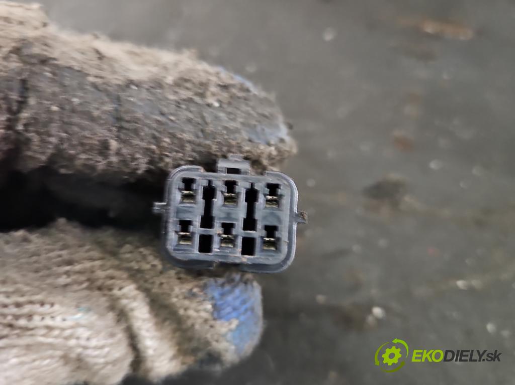 Hyundai Tucson I 2004-2009 2.0 crdi 111KM automatic 82 kW 1991 cm3 5- oko tažné  (Tažná zařízení)