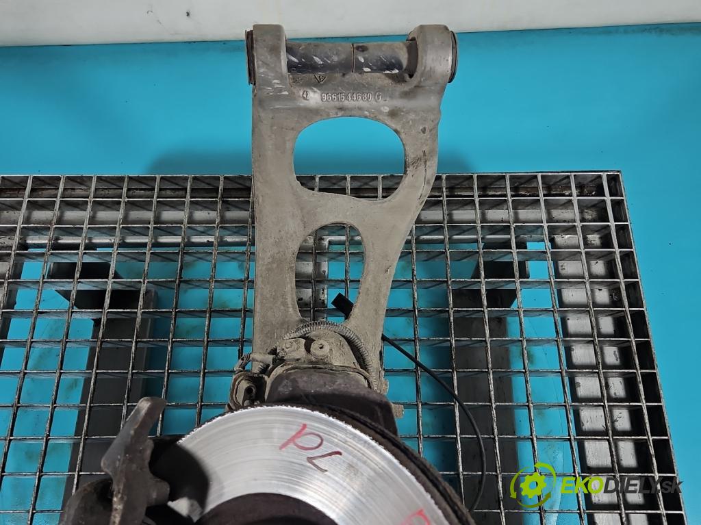 Peugeot 407 1.6 hdi 109 HP manual 80 kW 1560 cm3 4- náboj ľavé  (Náboje)