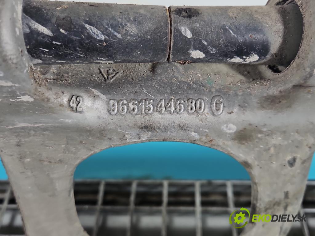 Peugeot 407 1.6 hdi 109 HP manual 80 kW 1560 cm3 4- náboj ľavé  (Náboje)