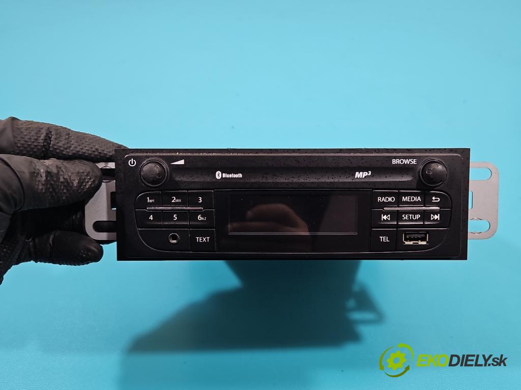 Renault Trafic III 2014 - 2.0 dci 145 HP manual 107 kW 1997 cm3 5- Radio originál 281152370R