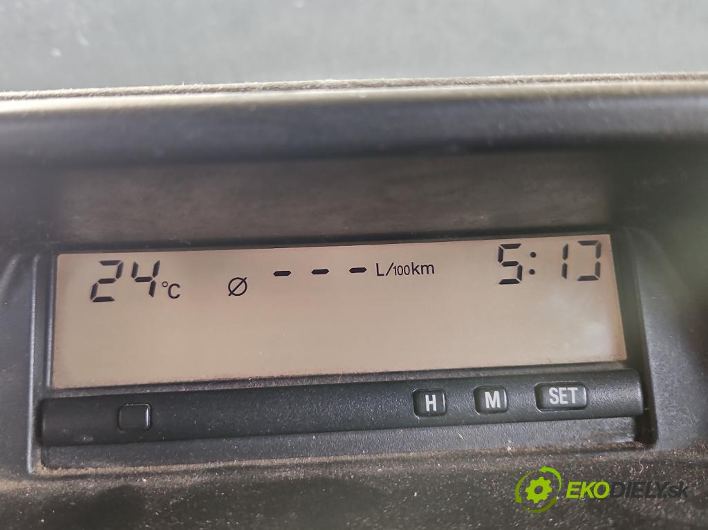 Mitsubishi Pajero Pinin 1998-2007 1.8 GDI 120 HP automatic 88 kW 1834 cm3 3- Zobrazit: MR444752 (Prístrojové dosky, displeje)