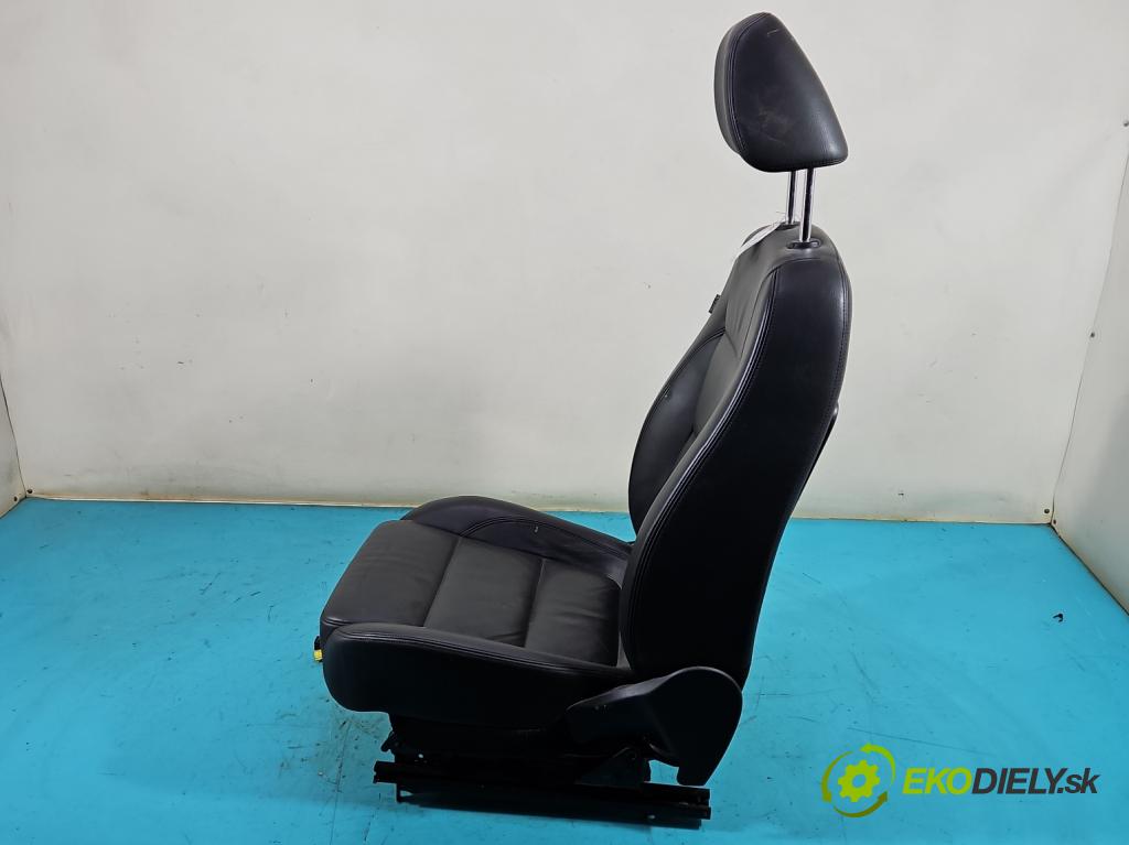 Vw Sharan II 2010-2022 2.0 tdi 170 HP automatic 125 kW 1968 cm3 5- Sedačka pravý  (Sedačky, sedadlá)